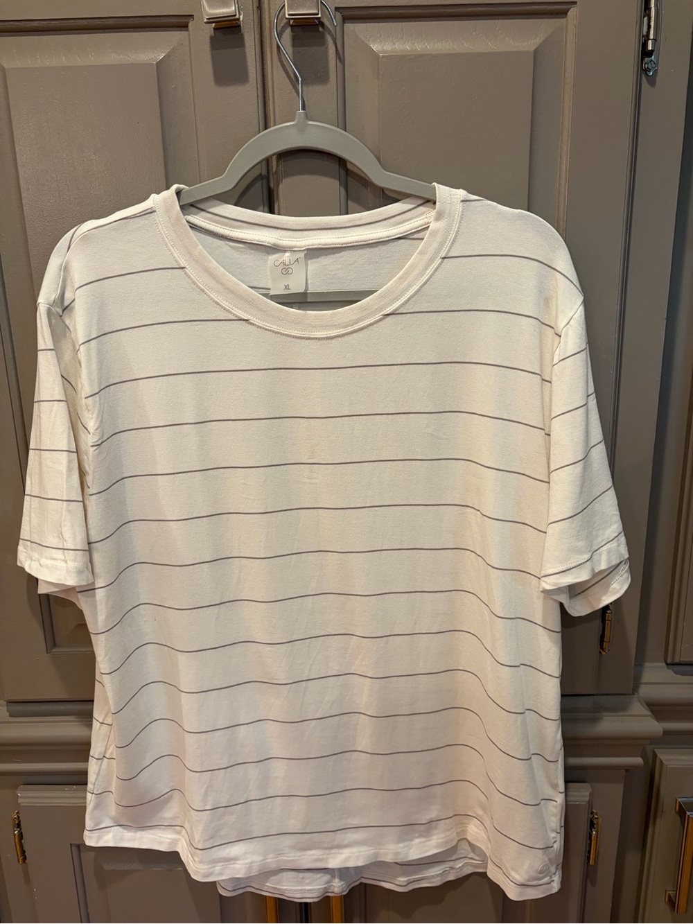CALIA by Carrie Underwood Cream Short-Sleeve Tee with Thin Gray Stripes